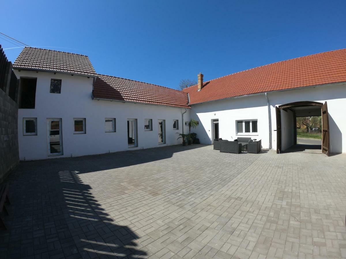 Moravske Toskansko Stavesice Exterior foto